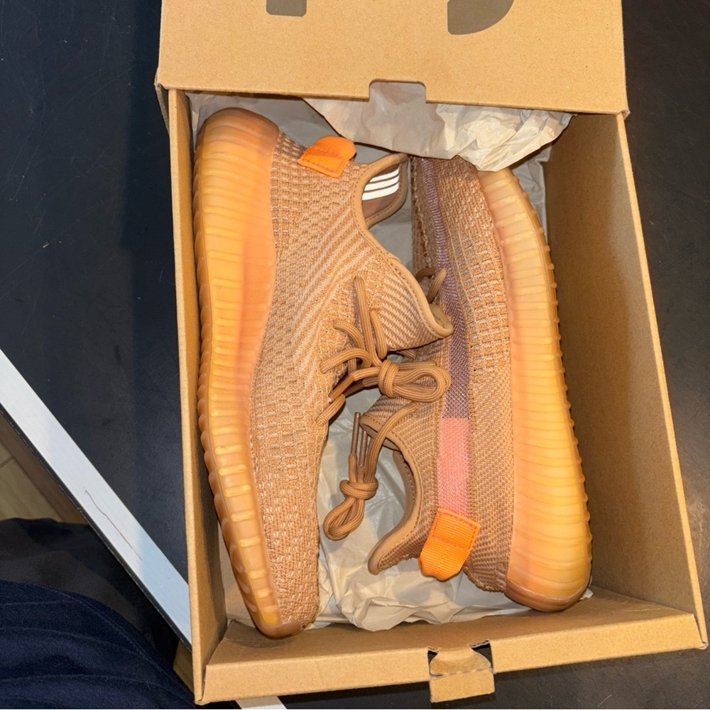 Adidas Yeezy Boost 350 V2 Clay Size 9
